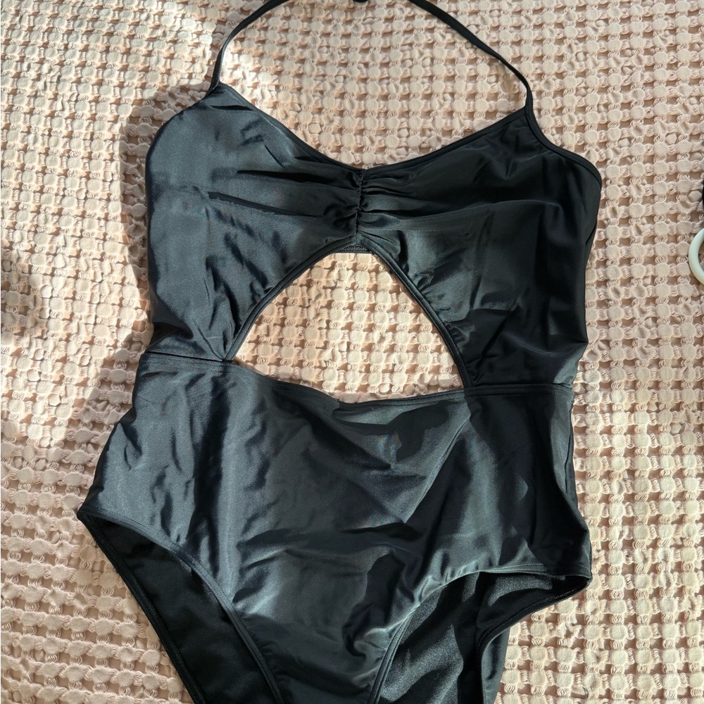NWT Abercrombie & Fitch Black Once Piece Swimsuit | Size Large. Never worn